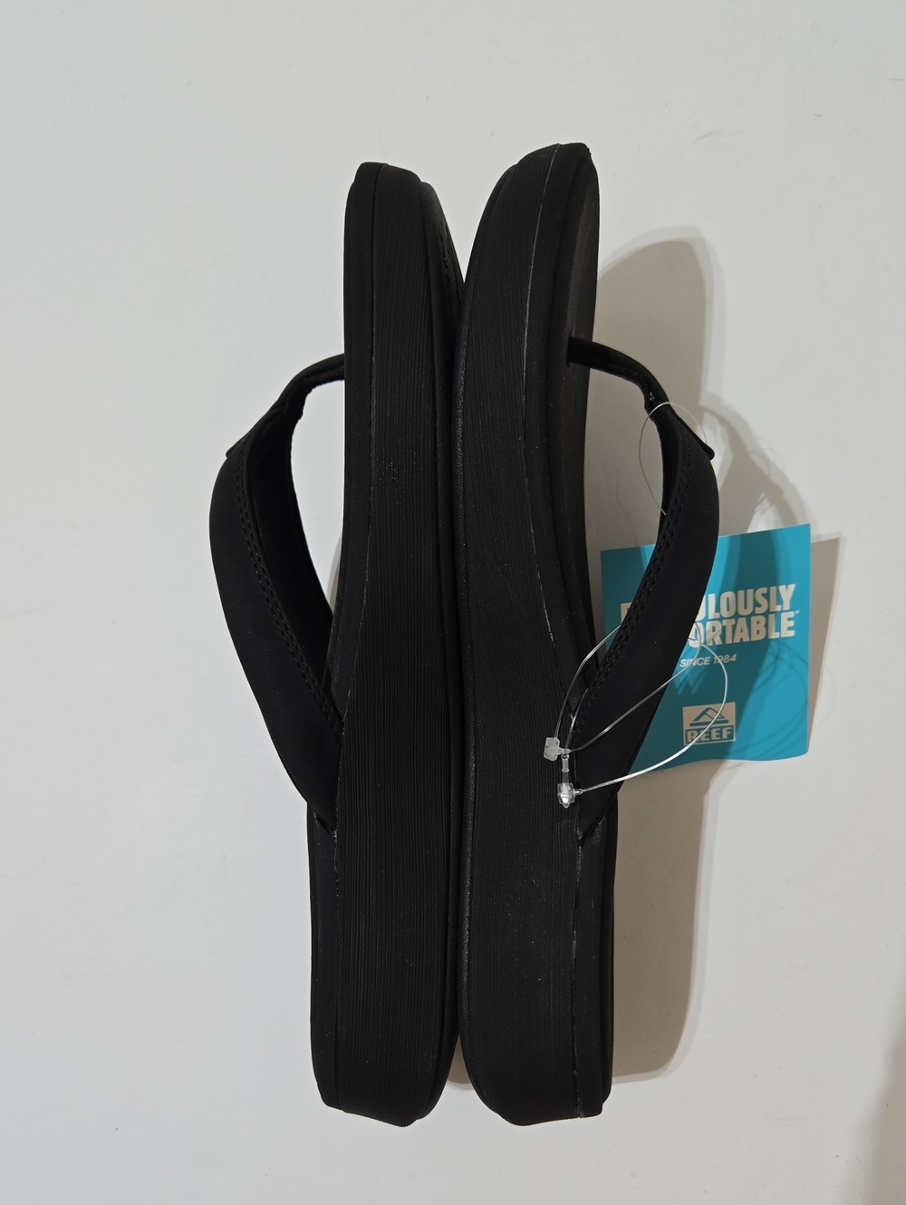 REEF Women's Cushion Cloud Flip Flops - Picture 4 of 9
